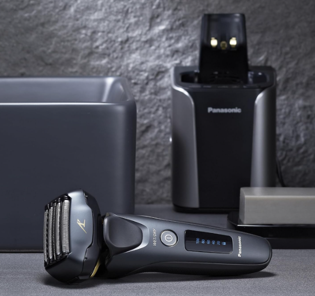 Panasonic Series 800 ES-LV97 5-Blade Wet and Dry Electric Shaver Black