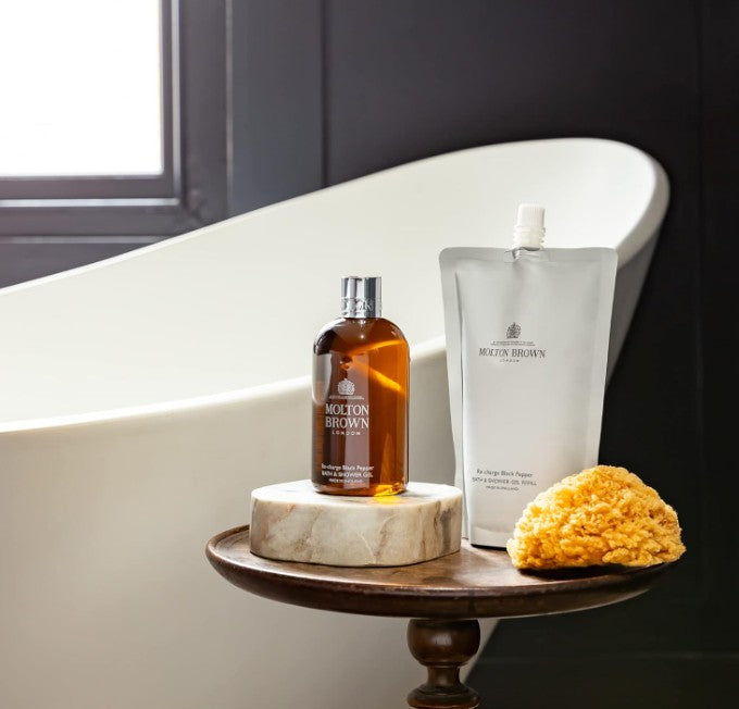 Molton Brown Re-Charge Black Pepper Bath &amp; Shower Gel 300ml