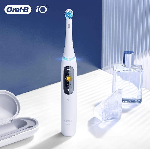 Oral-B iO Ultimate Clean Electric Toothbrush Heads, White, 4pcs
